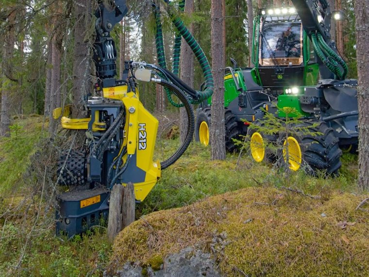 1070g-h212-stump-1366x768